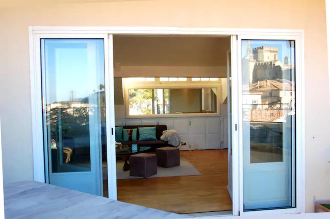 MAGNIFIQUE APPARTEMENT DE CHARME AVEC VUE SUR LE PALAIS DES PAPES À AVIGNON WiFI GRATUIT Exterior foto